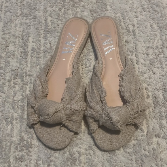 ZARA LINEN FLAT SANDALS - Picture 2 of 4